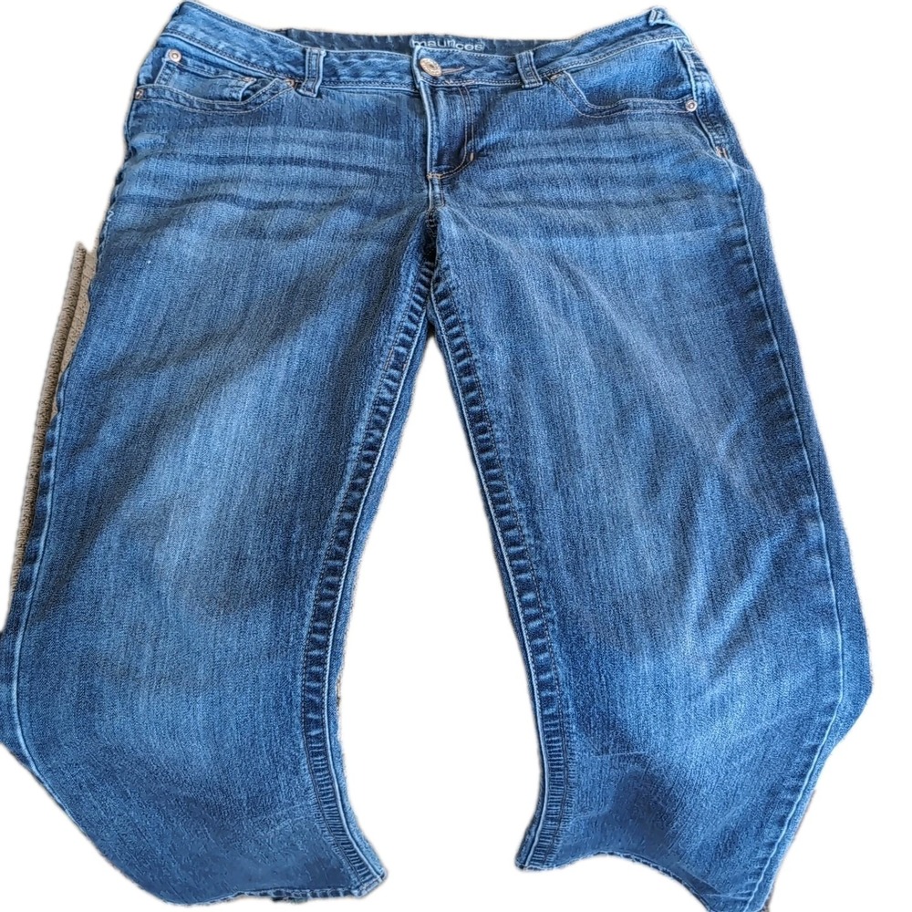 Maurices Women's Jeans Size 14P Straight Leg Medium Wash Blue Denim High Rise‎